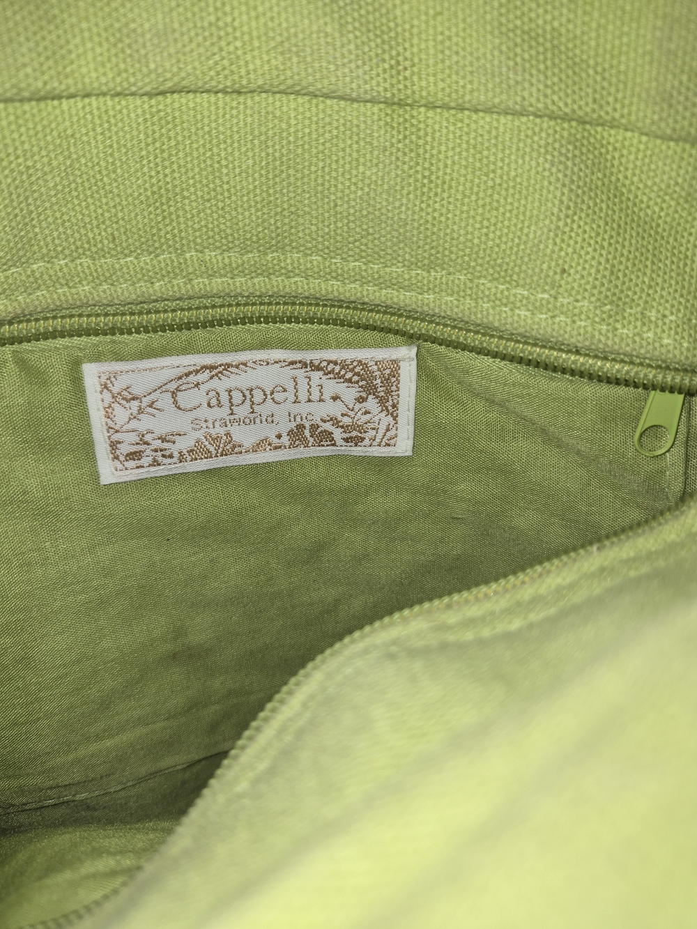 Vintage Capelli Straw Bag: Green Woven Tote with Embroidered Pineapple & Flowers - Picture 5 of 6